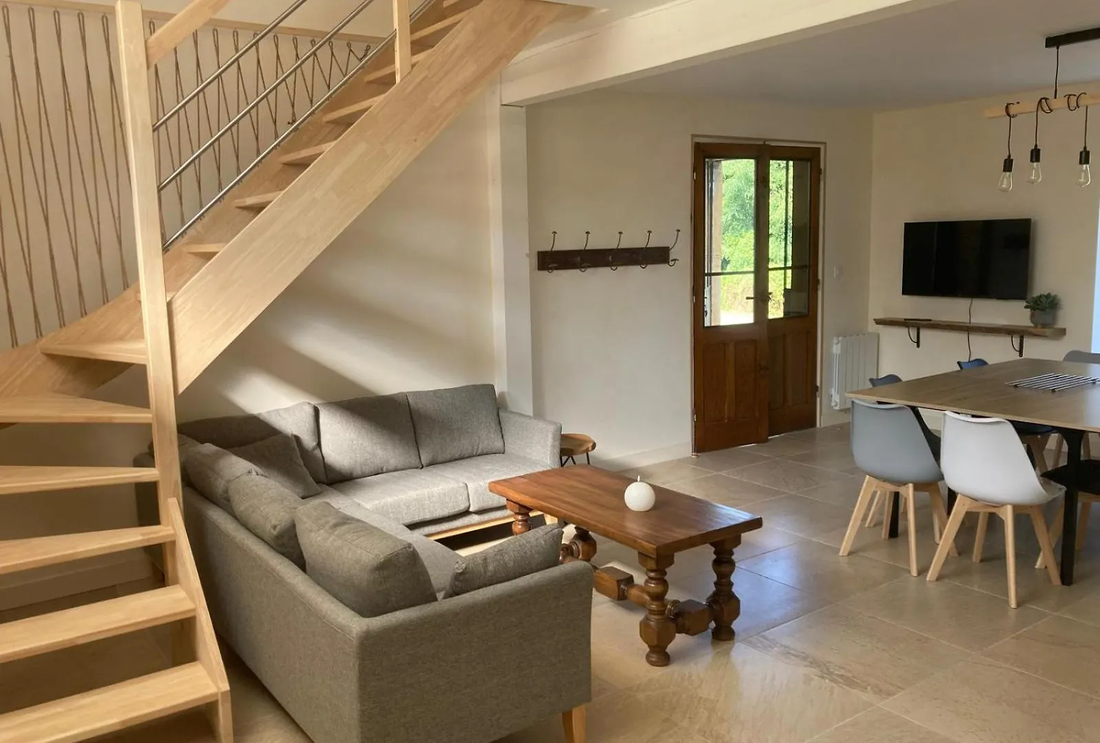Holiday home Gite Domaine Du Berret 8 Pers Bully