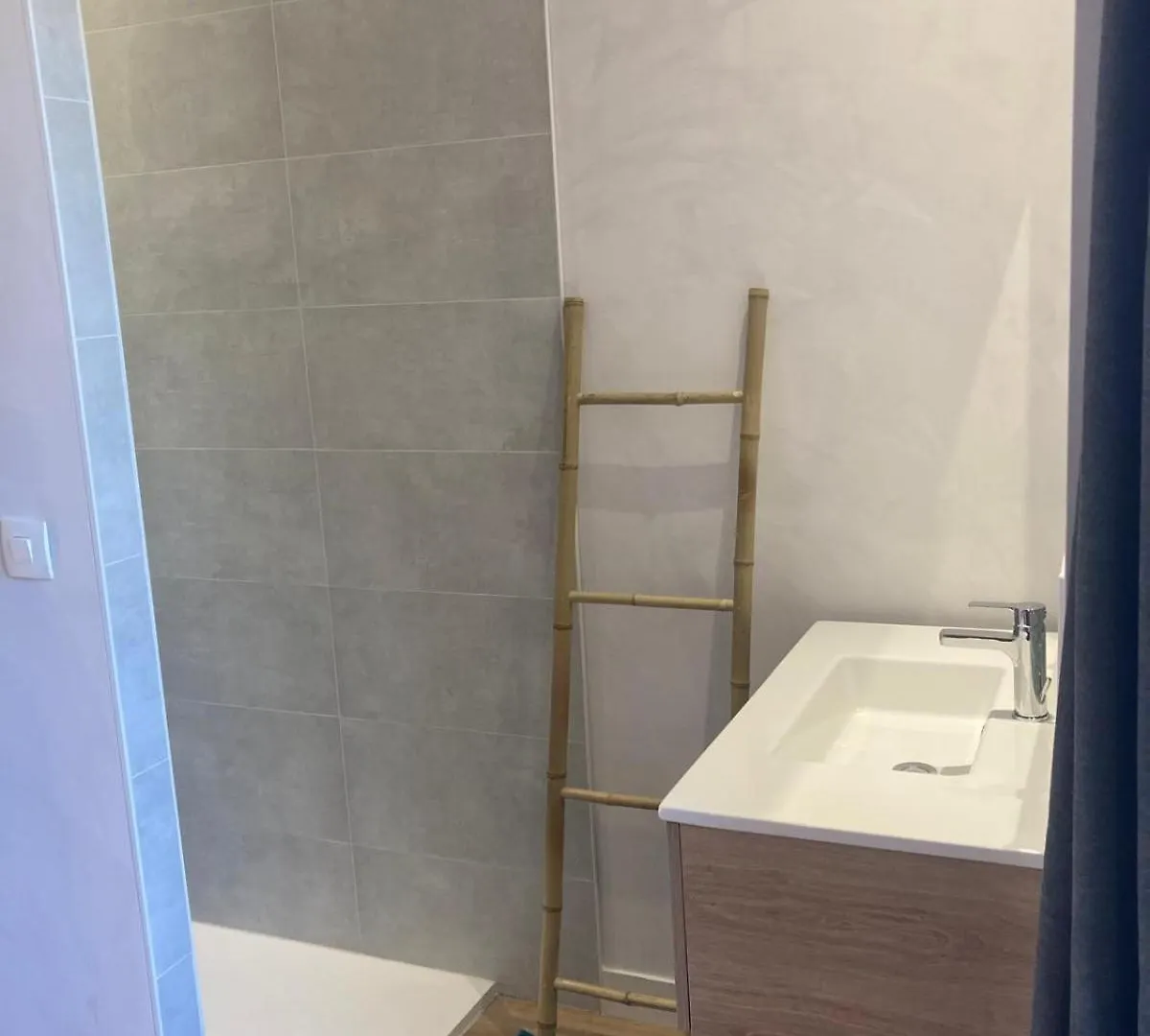 Holiday home Gite Domaine Du Berret 8 Pers Bully